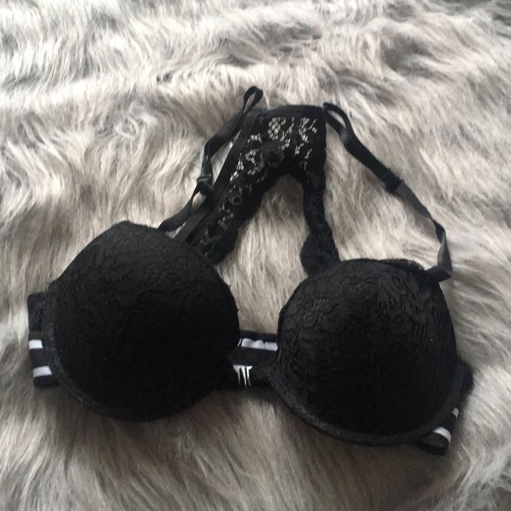 Black and pink front clip bra